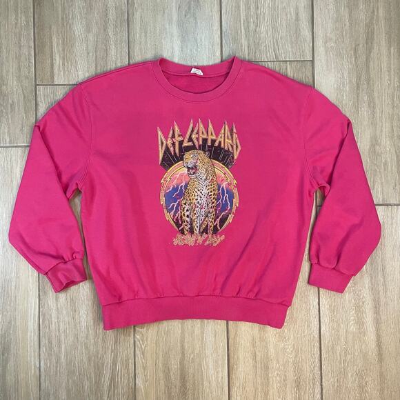Def Leppard Hysteria Pink Crewneck Sweatshirt Women’s L Graphic Band Pullover - Picture 1 of 8